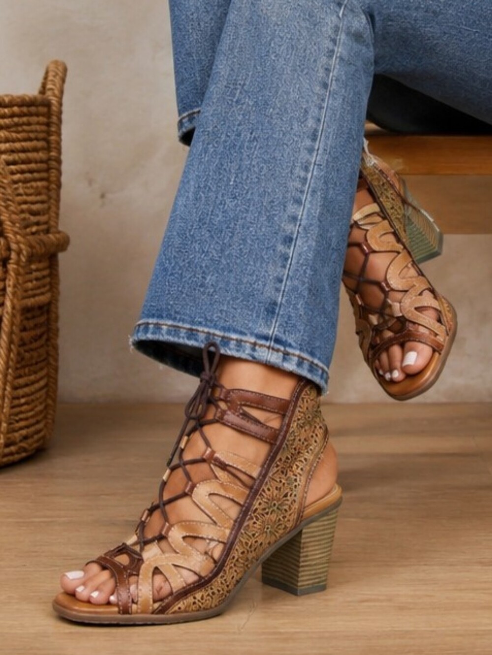 Vintage-style L'ARTISTE by Spring Step leather strappy heeled sandals 8
